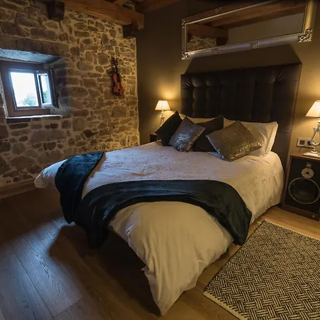 Palacio Horkasitas 펜션 아첸탈레스